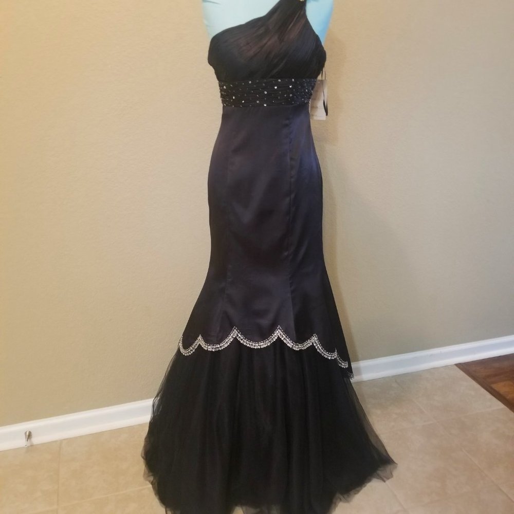 One Shoulder Strap Gown